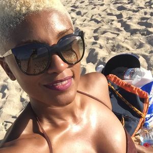 Meet your Posher, Ebony